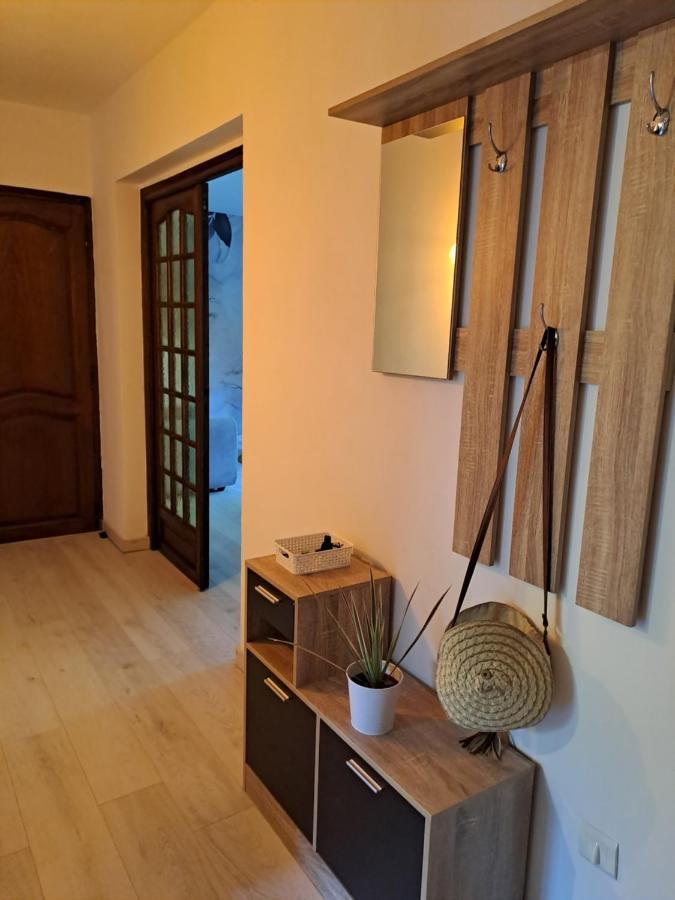 Appartement T2 A 2Min Du Centre +Parking à LʼIsle-sur-la-Sorgue Extérieur photo