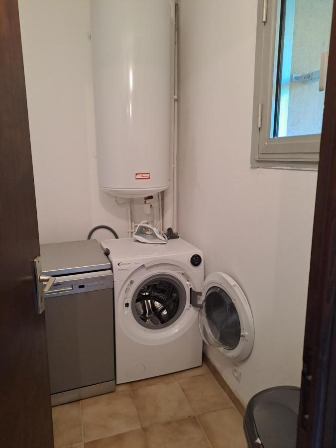 Appartement T2 A 2Min Du Centre +Parking à LʼIsle-sur-la-Sorgue Extérieur photo