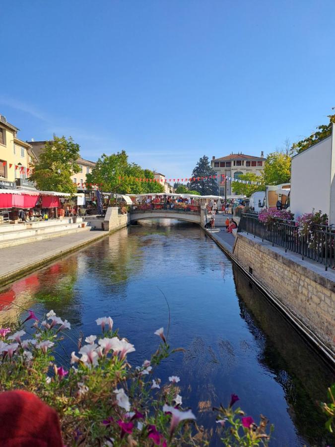 Appartement T2 A 2Min Du Centre +Parking à LʼIsle-sur-la-Sorgue Extérieur photo
