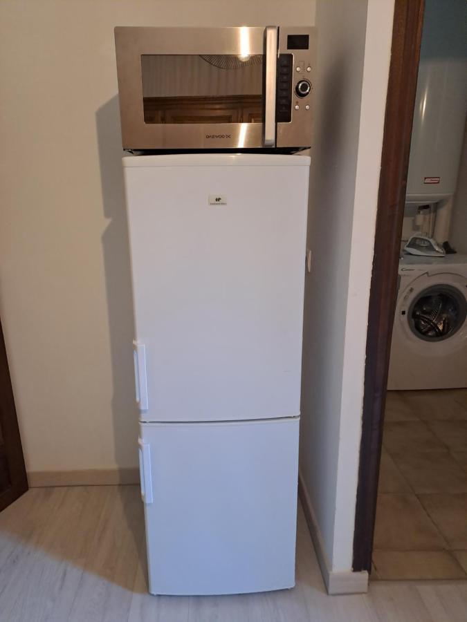 Appartement T2 A 2Min Du Centre +Parking à LʼIsle-sur-la-Sorgue Extérieur photo